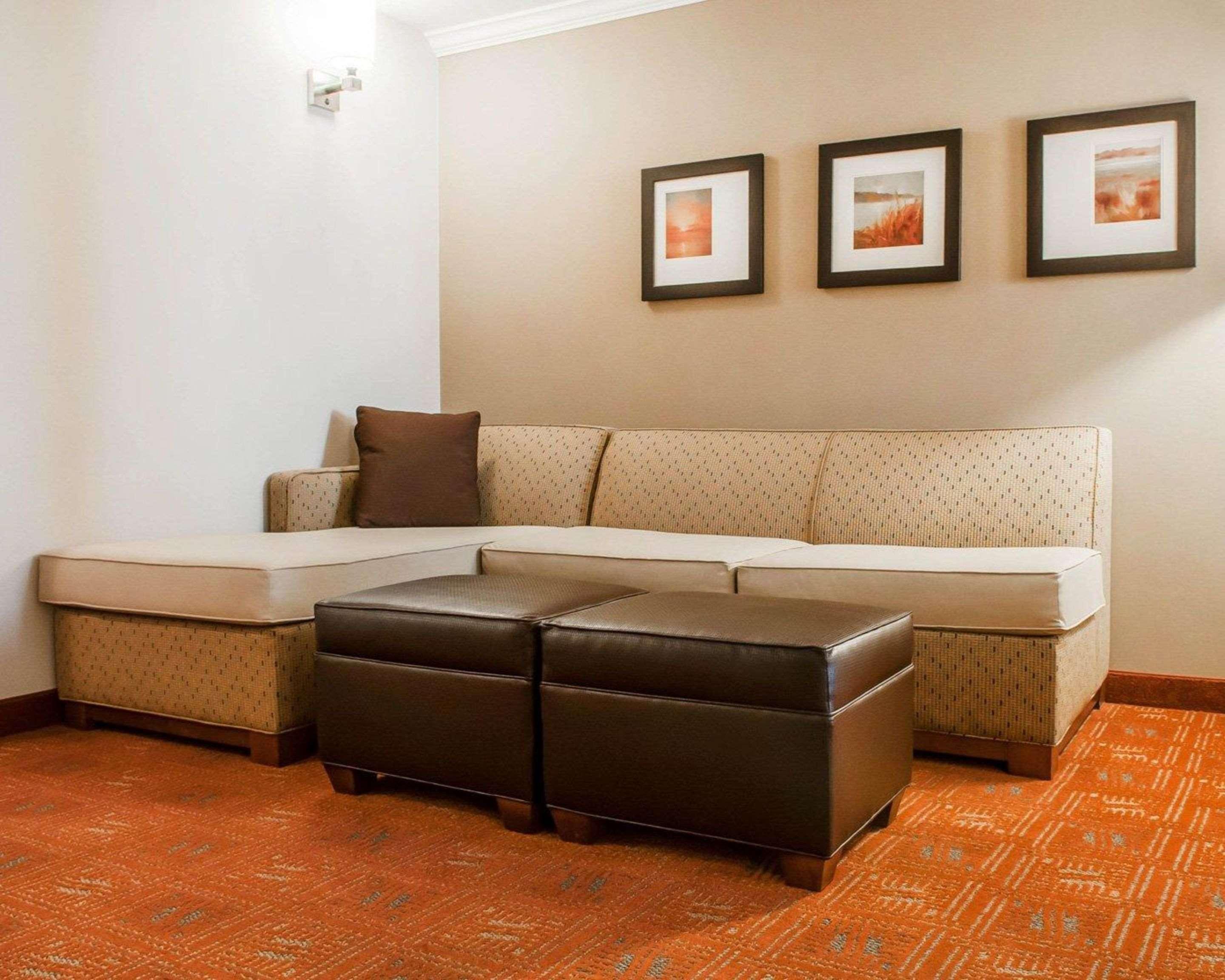 Comfort Suites Farmington Esterno foto