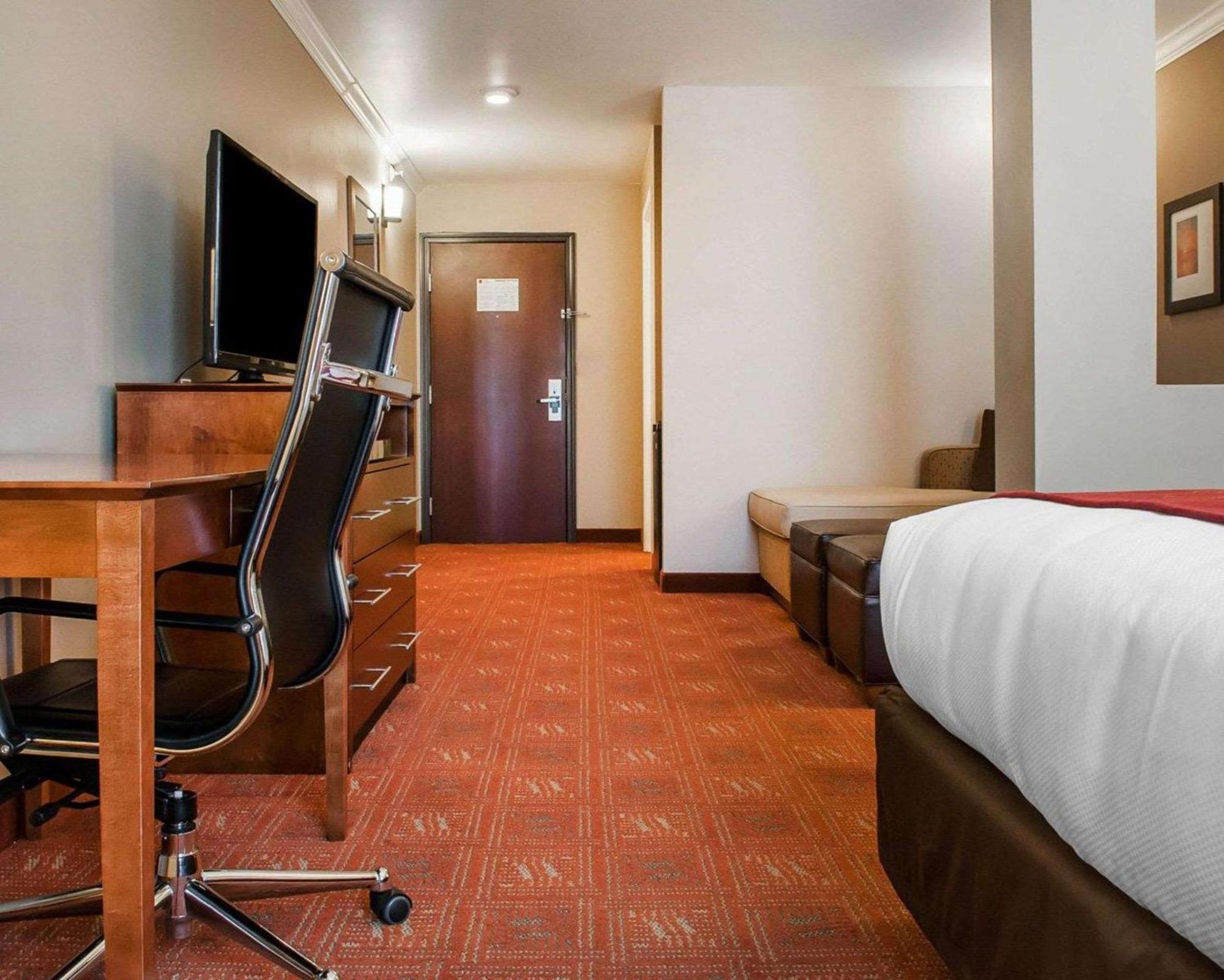 Comfort Suites Farmington Esterno foto