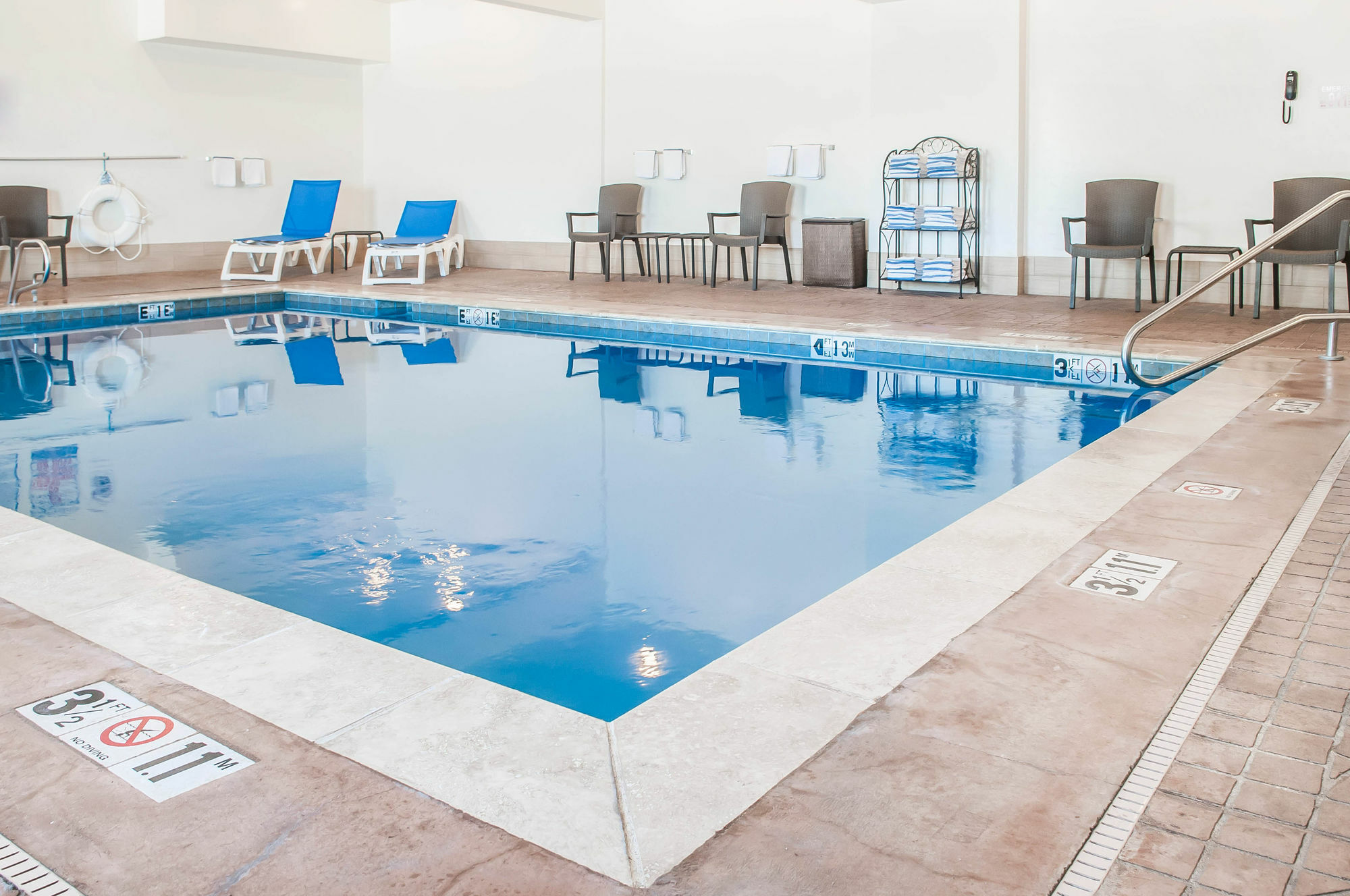 Comfort Suites Farmington Esterno foto