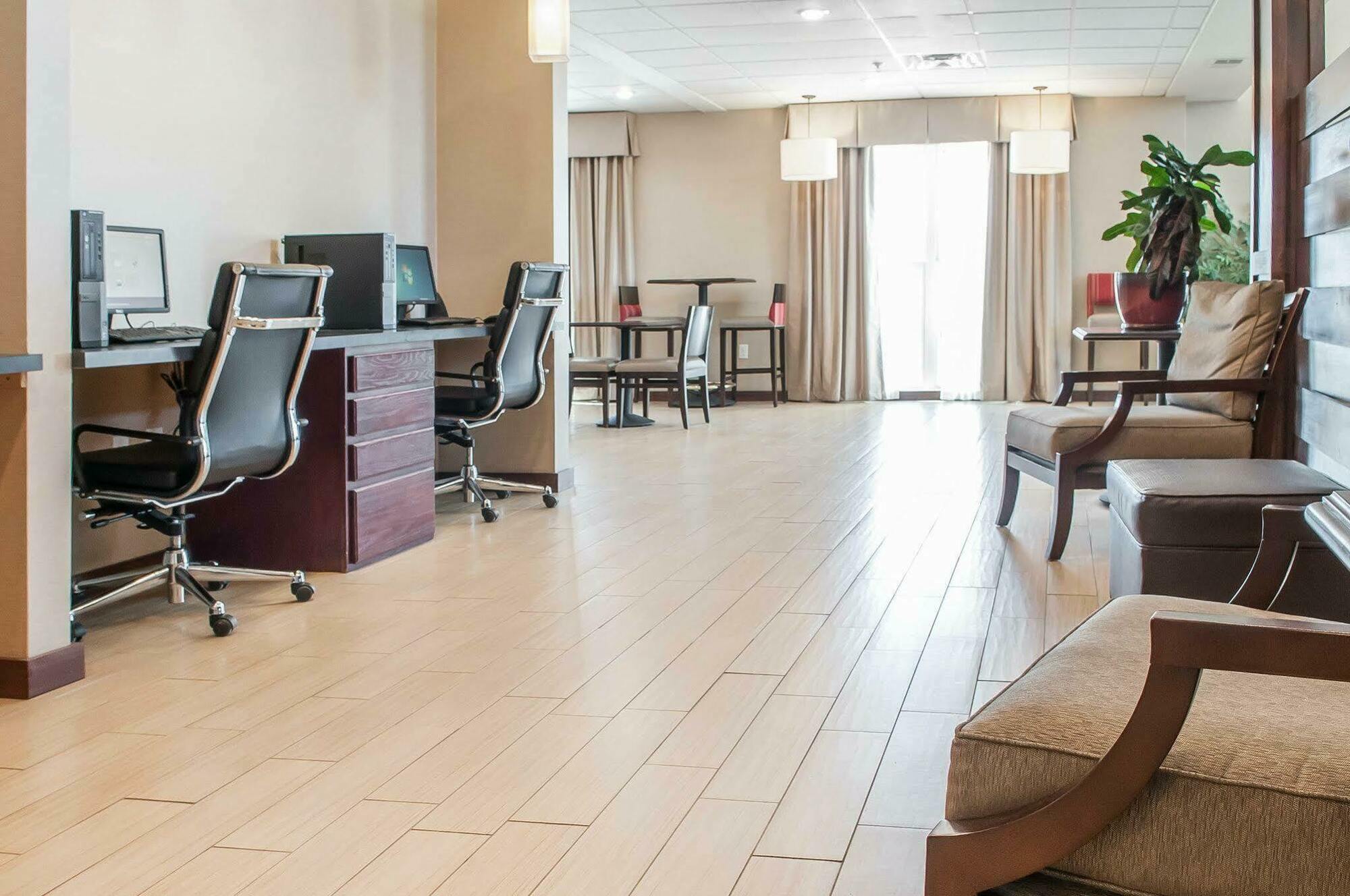 Comfort Suites Farmington Esterno foto