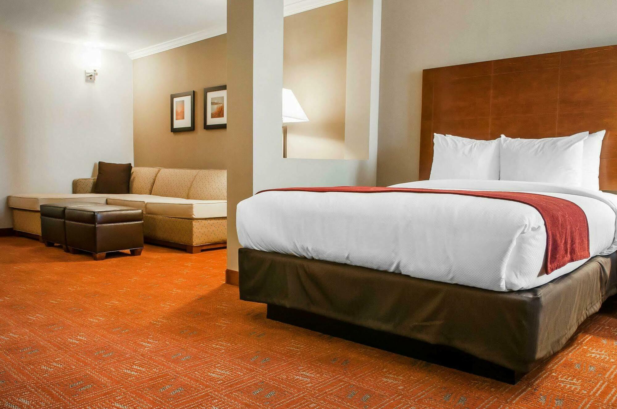 Comfort Suites Farmington Esterno foto