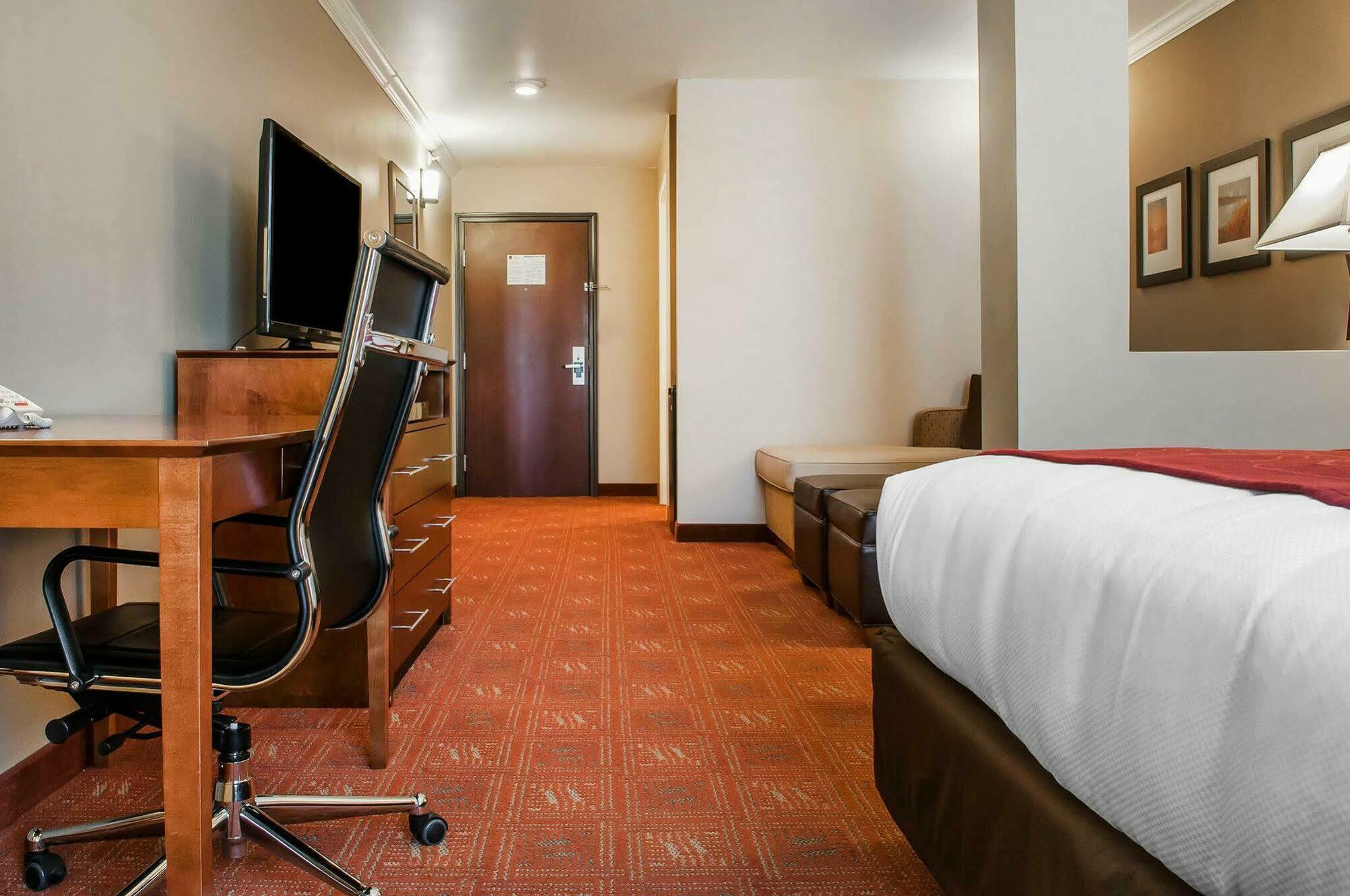 Comfort Suites Farmington Esterno foto