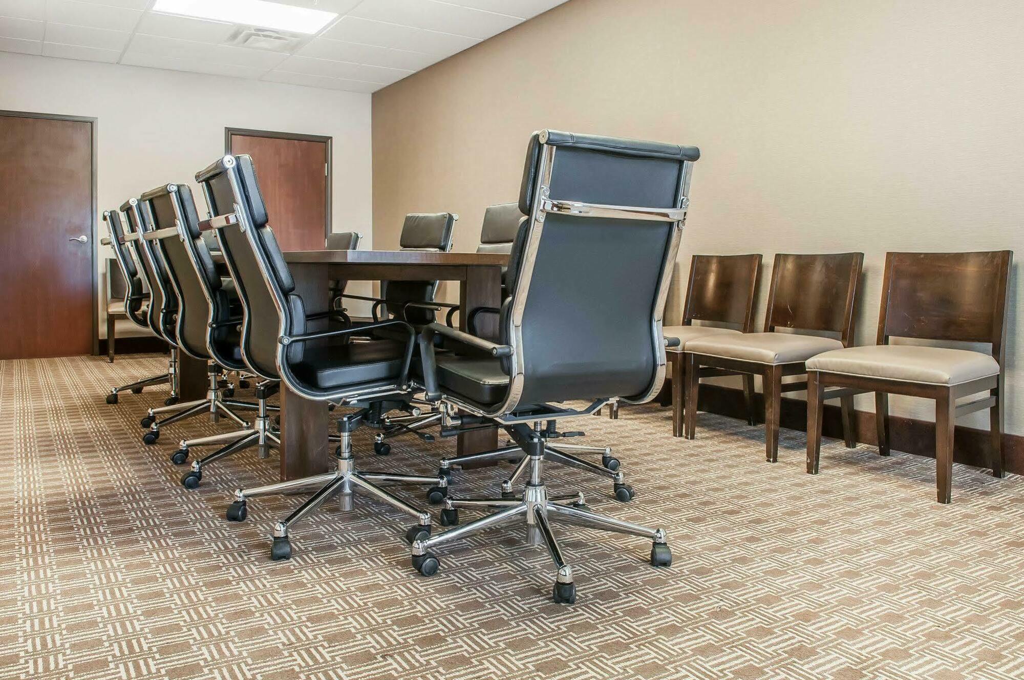 Comfort Suites Farmington Esterno foto